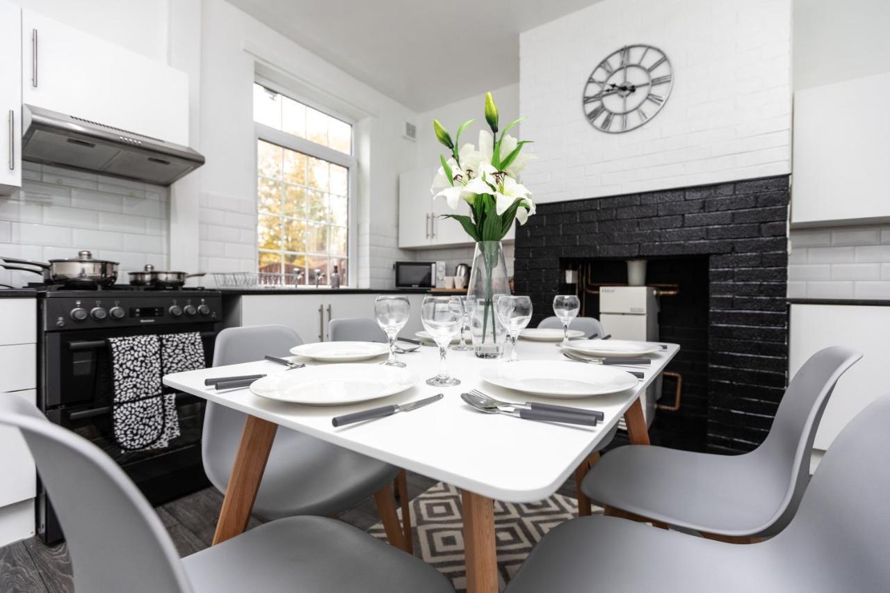 Spacious Three Bedroom Property! Hemsworth Exterior foto