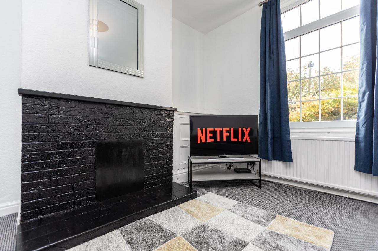 Spacious Three Bedroom Property! Hemsworth Exterior foto
